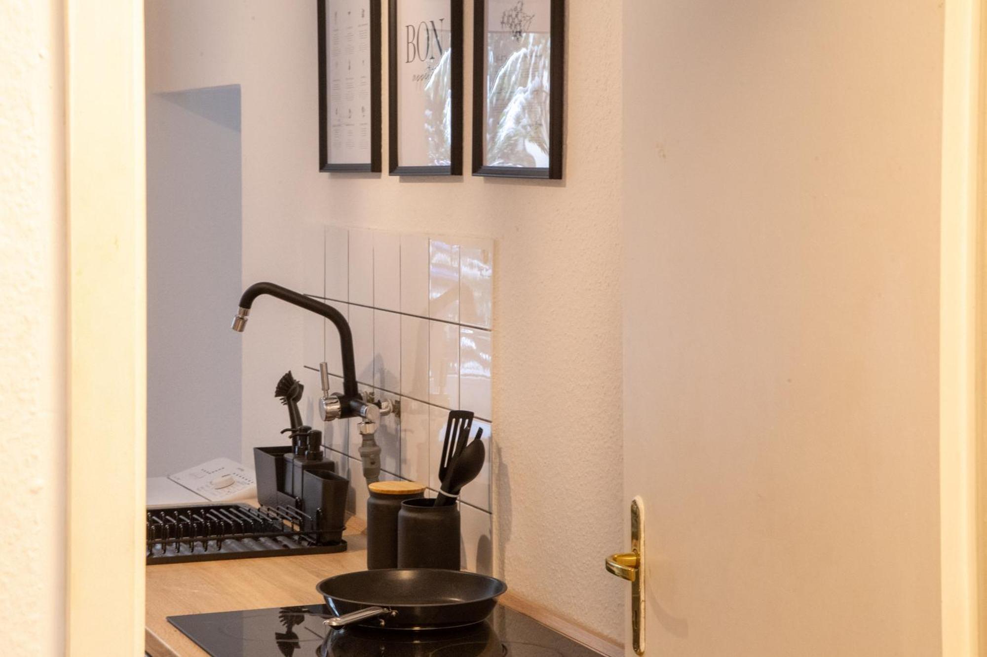 Appartement Massagesessel, King-sized Bed, Billardtisch, 2 Couches